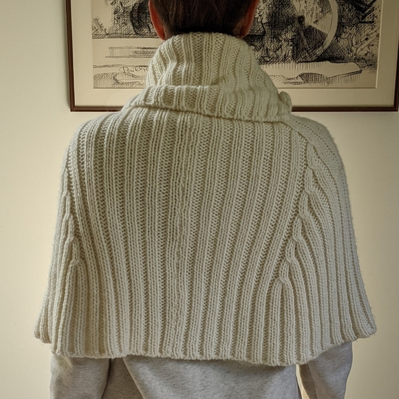 Wool Cape/Shawl - Picture 2 of 6